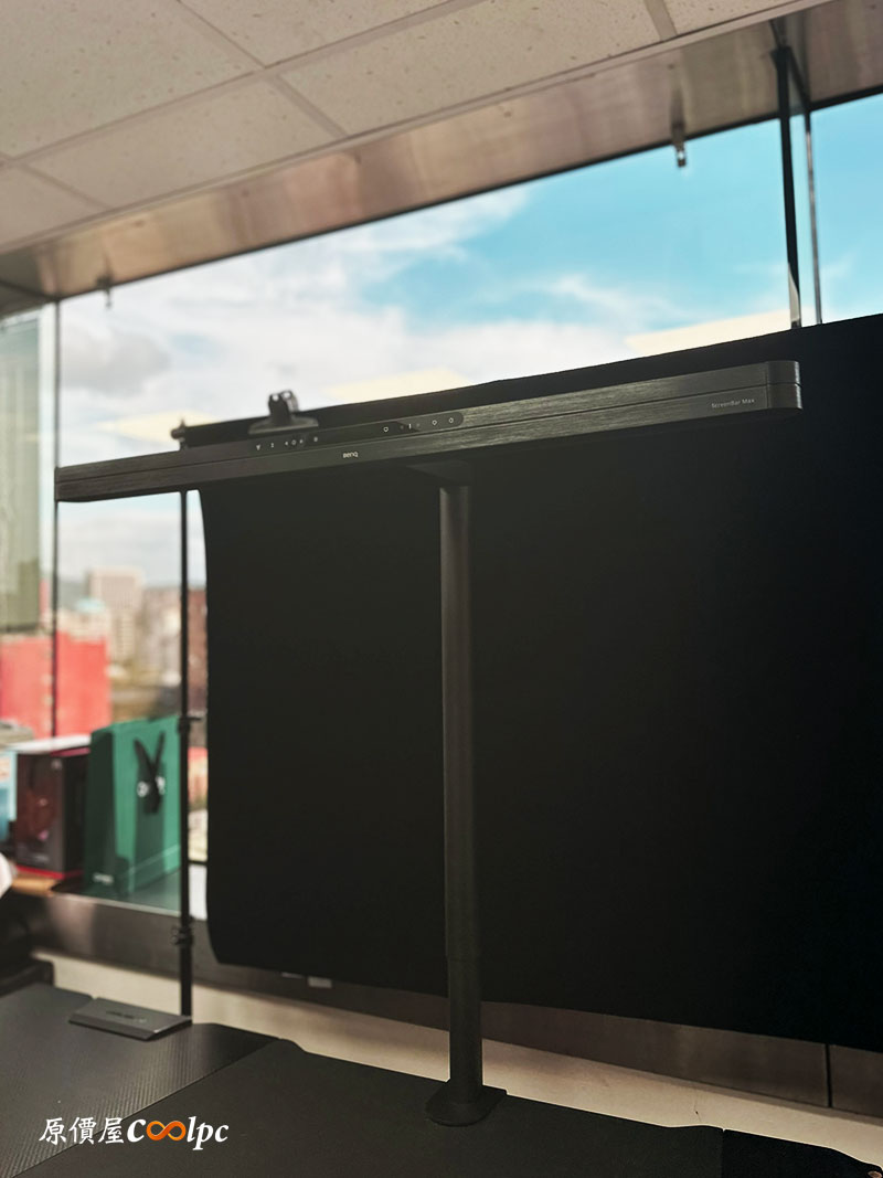 coolpc-benq-screenbarmax261017-9